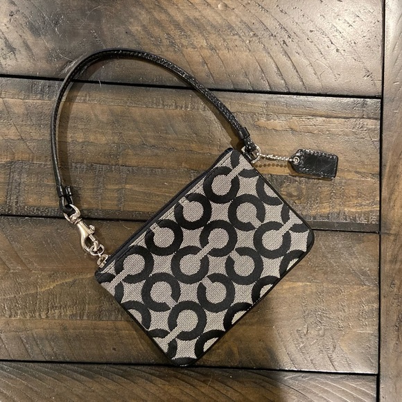 NEW AUTHENTIC Coach Black and White Wristlet with Strap - Picture 2 of 7